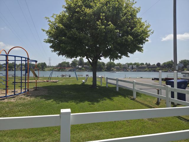 290 Somerset Drive, Cement City, MI 49233