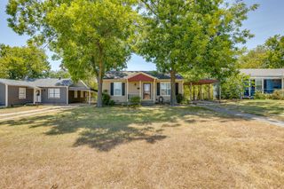 128 Tarrant Avenue, Burleson, TX 76028