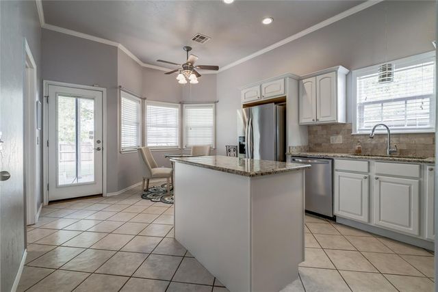 616 E Washington Avenue, Guthrie, OK 73044