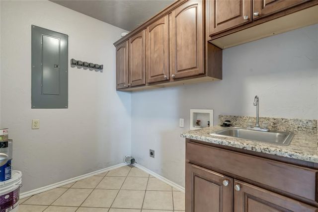 616 E Washington Avenue, Guthrie, OK 73044