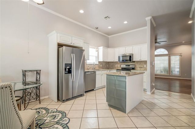 616 E Washington Avenue, Guthrie, OK 73044