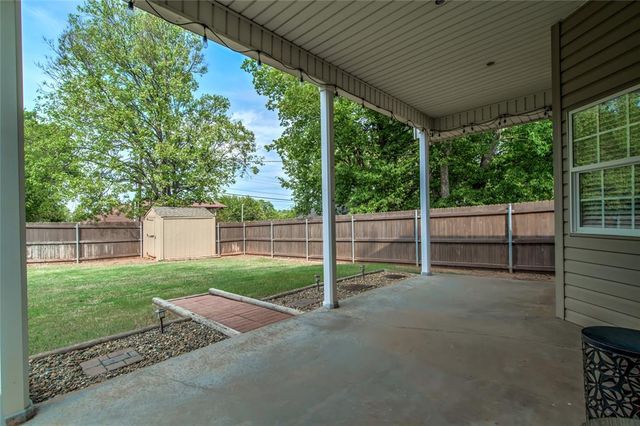 616 E Washington Avenue, Guthrie, OK 73044