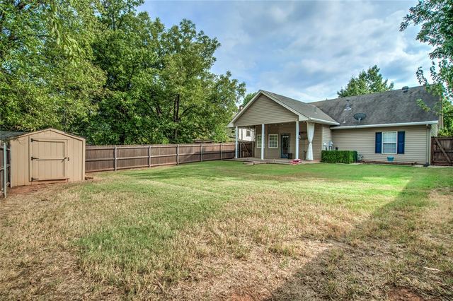 616 E Washington Avenue, Guthrie, OK 73044