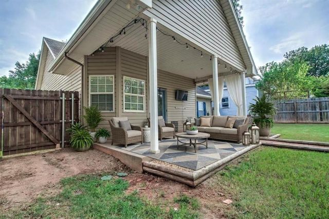 616 E Washington Avenue, Guthrie, OK 73044