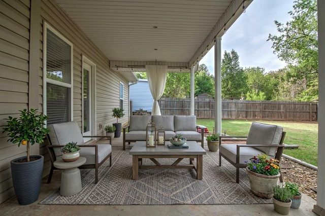 616 E Washington Avenue, Guthrie, OK 73044