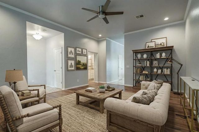 616 E Washington Avenue, Guthrie, OK 73044