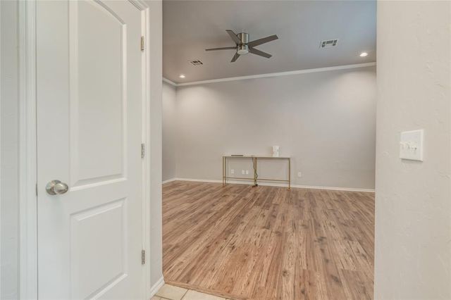 616 E Washington Avenue, Guthrie, OK 73044