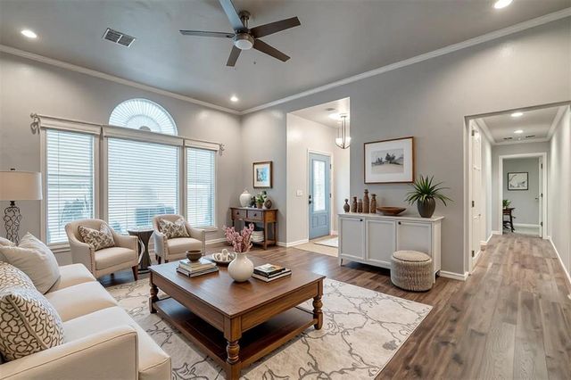 616 E Washington Avenue, Guthrie, OK 73044
