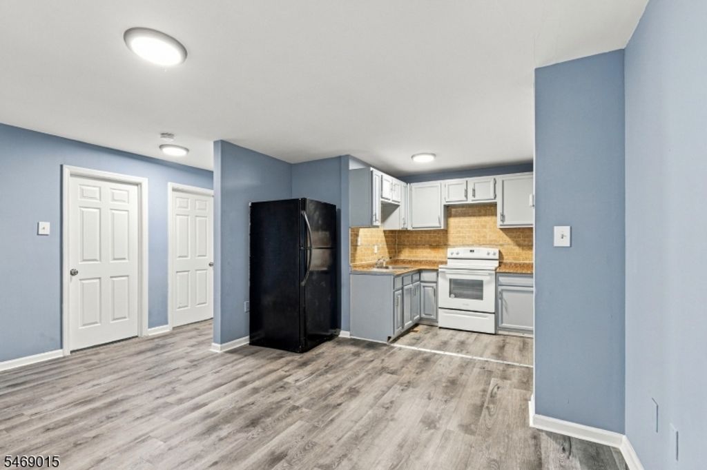 51 Demarest St, Newark City, NJ 07112 — photo 4