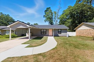 160 Dawn Lauren Lane, Tallahassee, FL 32301