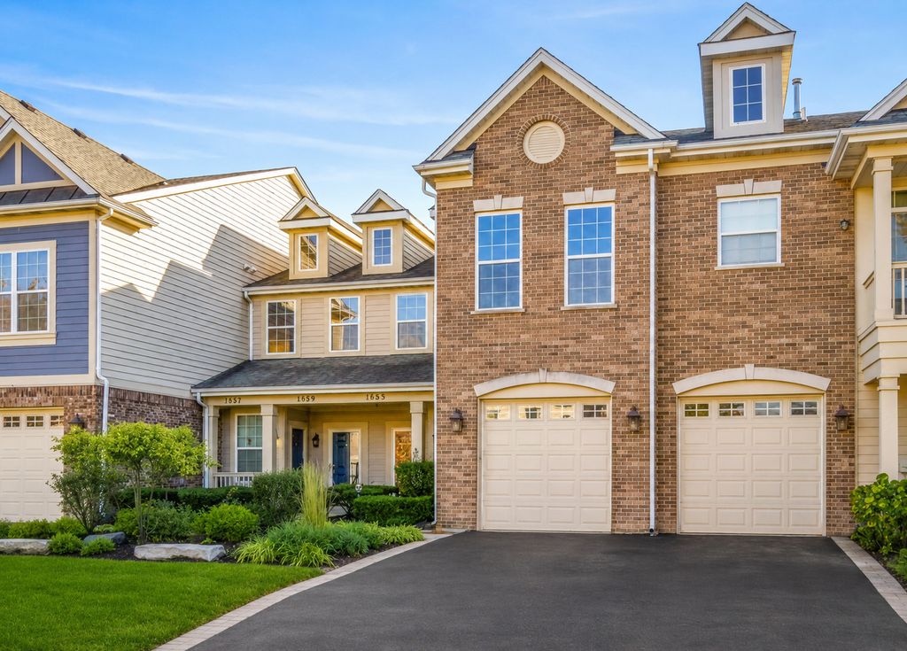 1361 Scarboro Road 404, Schaumburg, IL 60193