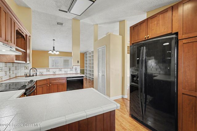 1554 Elmhurst Circle SE, Palm Bay, FL 32909