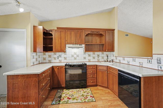 1554 Elmhurst Circle SE, Palm Bay, FL 32909