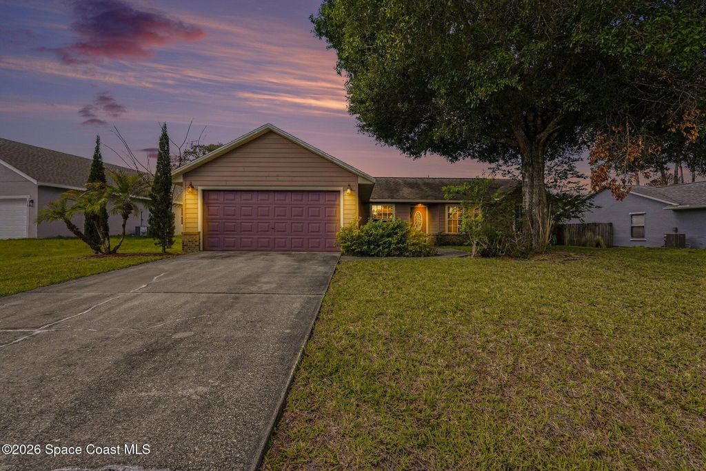 1554 Elmhurst Circle SE, Palm Bay, FL 32909