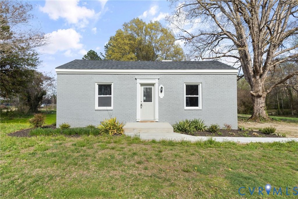 8464 Shady Grove Rd, Mechanicsville, VA 23116