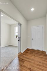 8800 Amaranth Dr, Louisville, KY 40291