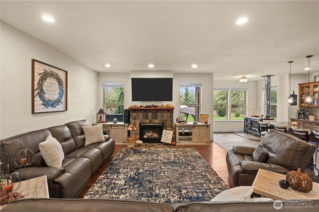 1522 347th Street Ct E, Roy, WA 98580