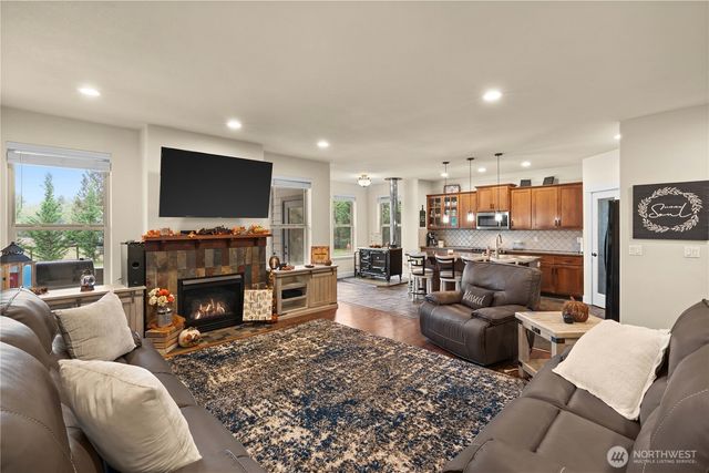 1522 347th Street Ct E, Roy, WA 98580