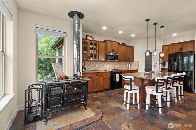 1522 347th Street Ct E, Roy, WA 98580