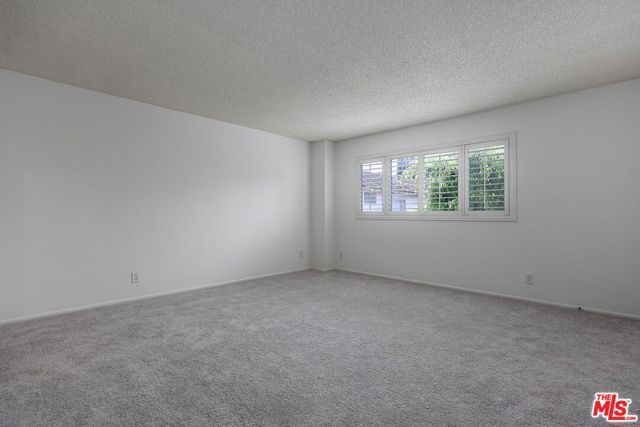 12951 Riverside Drive 4, Sherman Oaks, CA 91423