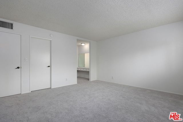 12951 Riverside Drive 4, Sherman Oaks, CA 91423