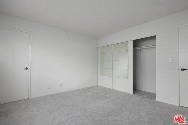 12951 Riverside Drive 4, Sherman Oaks, CA 91423