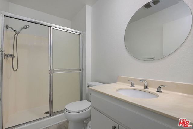 12951 Riverside Drive 4, Sherman Oaks, CA 91423