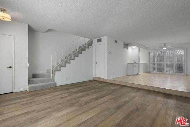 12951 Riverside Drive 4, Sherman Oaks, CA 91423