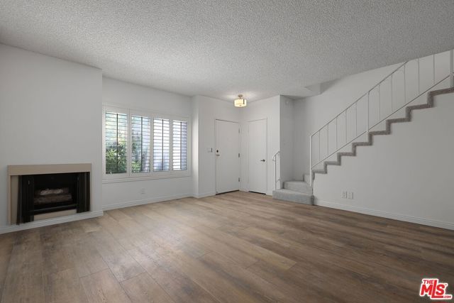 12951 Riverside Drive 4, Sherman Oaks, CA 91423