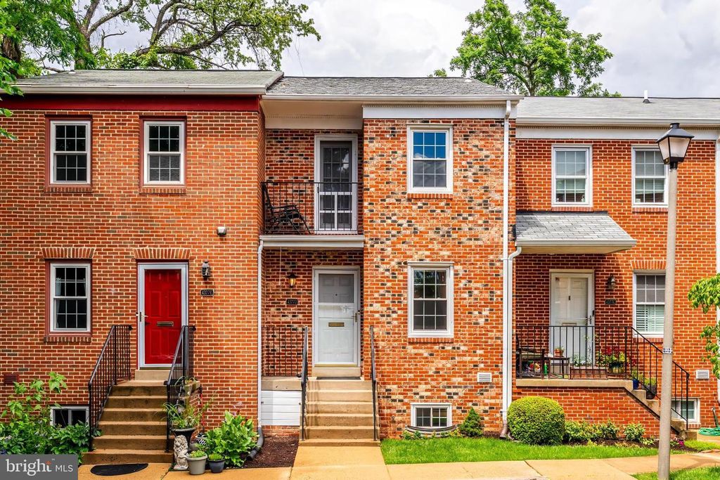 4377-D CHERRY HILL RD, Arlington, VA 22207