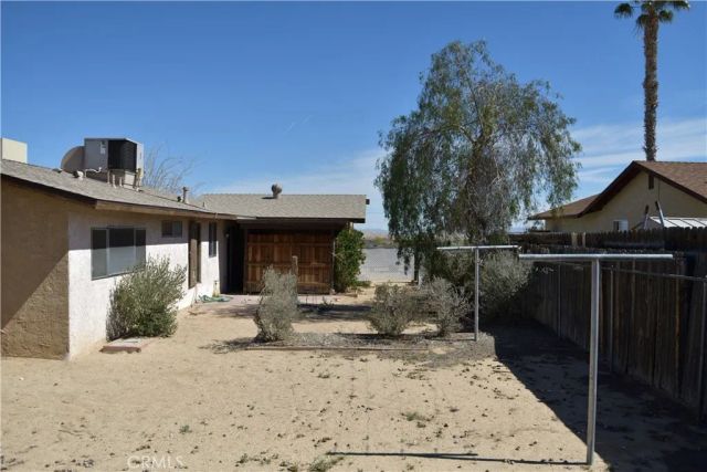 5372 Daisy, 29 Palms, CA 92277