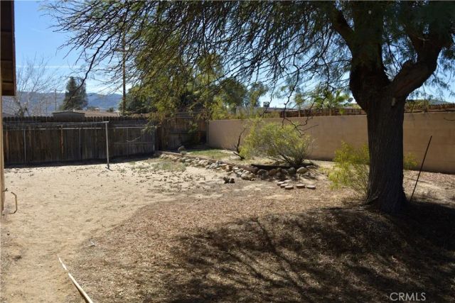 5372 Daisy, 29 Palms, CA 92277