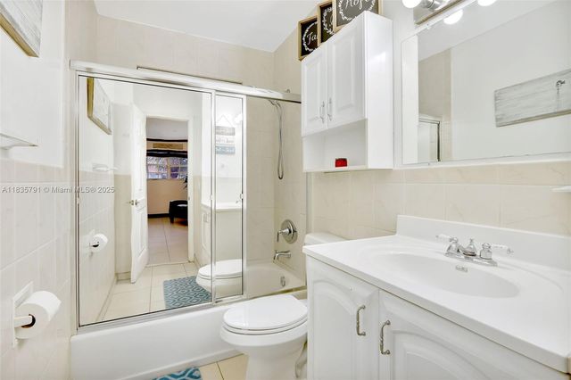 3511 Fairfax Dr, Fort Lauderdale, FL 33312