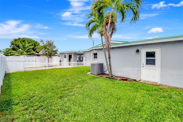 3511 Fairfax Dr, Fort Lauderdale, FL 33312