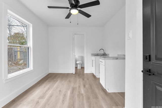 2007 W Magnolia Ave, San Antonio, TX 78201