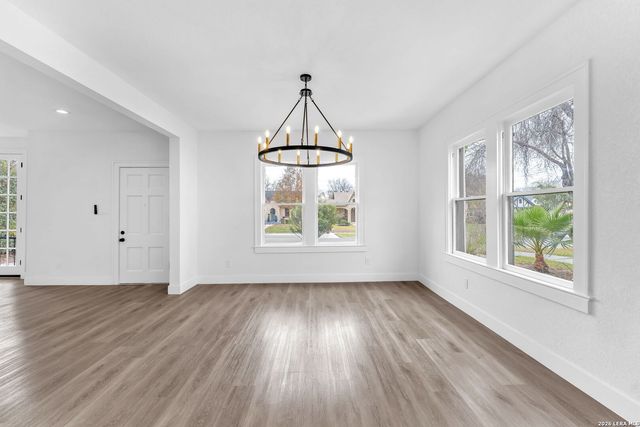 2007 W Magnolia Ave, San Antonio, TX 78201