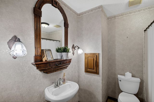 1026 N Doris St, Wichita, KS 67212