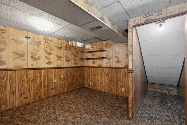 1026 N Doris St, Wichita, KS 67212