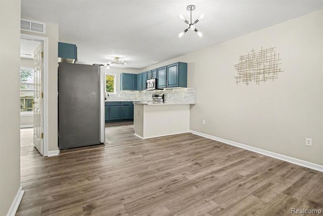 1111 Fountain View Circle, South Lyon, MI 48178