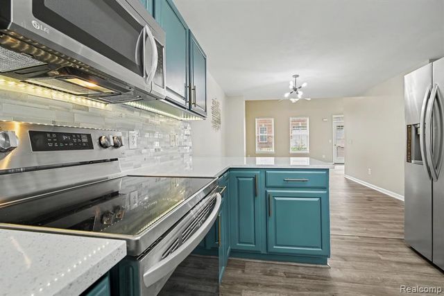 1111 Fountain View Circle, South Lyon, MI 48178