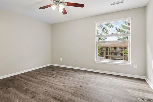 1111 Fountain View Circle, South Lyon, MI 48178