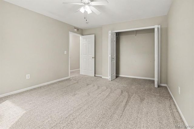 1111 Fountain View Circle, South Lyon, MI 48178