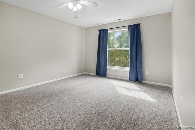 1111 Fountain View Circle, South Lyon, MI 48178
