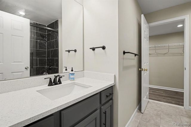 1111 Fountain View Circle, South Lyon, MI 48178