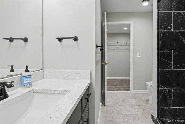 1111 Fountain View Circle, South Lyon, MI 48178