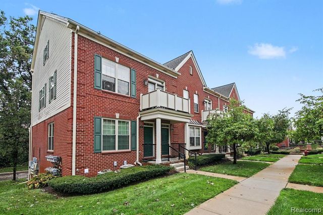 1111 Fountain View Circle, South Lyon, MI 48178