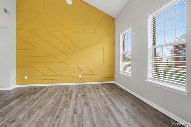 1111 Fountain View Circle, South Lyon, MI 48178