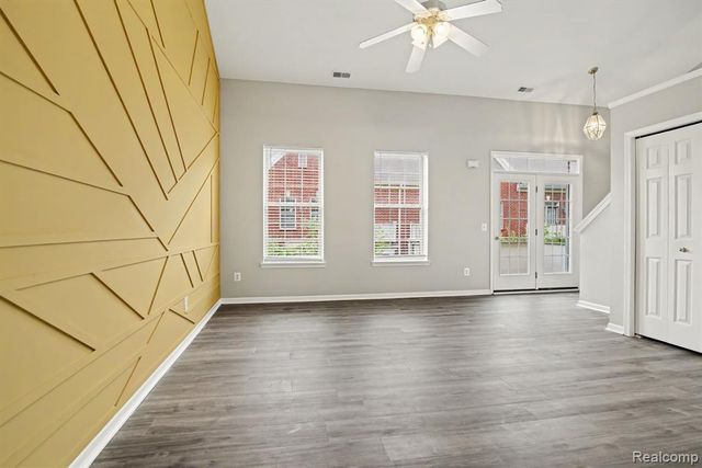 1111 Fountain View Circle, South Lyon, MI 48178
