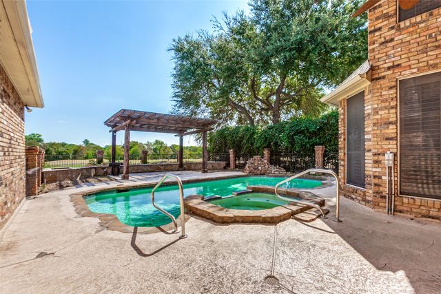 2605 Oak Point Drive, Garland, TX 75044