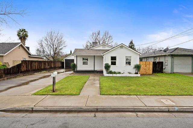 1366 E Alexander Avenue, Merced, CA 95340